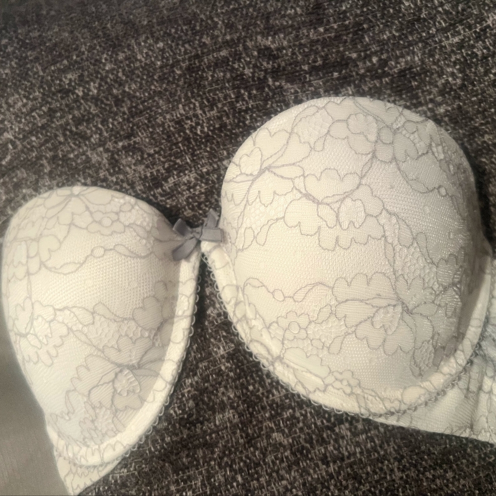 Aeire Abigail White Strapless Bra with Silver Lace Overlay sz. 36B